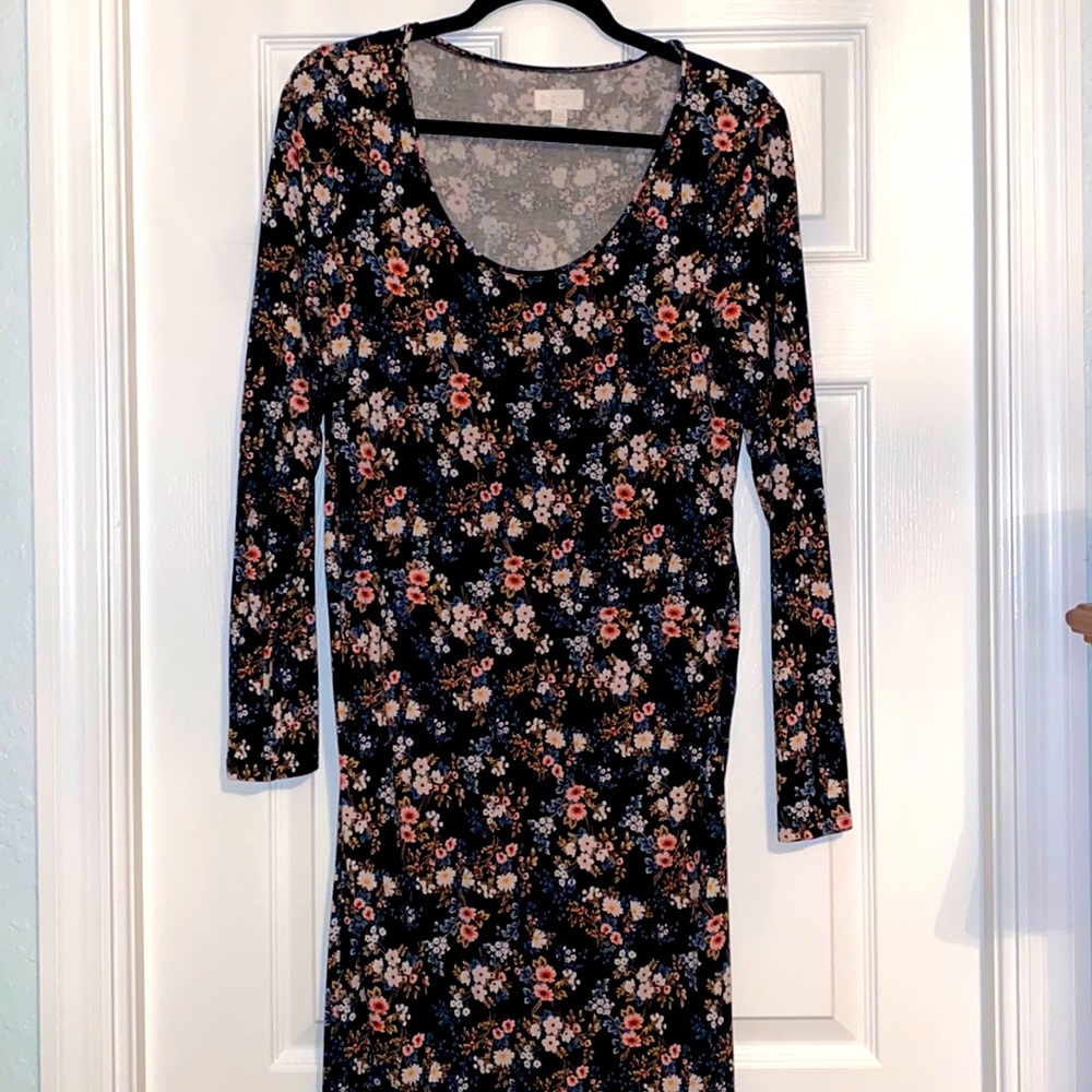 NWOT a glow maternity dress size M